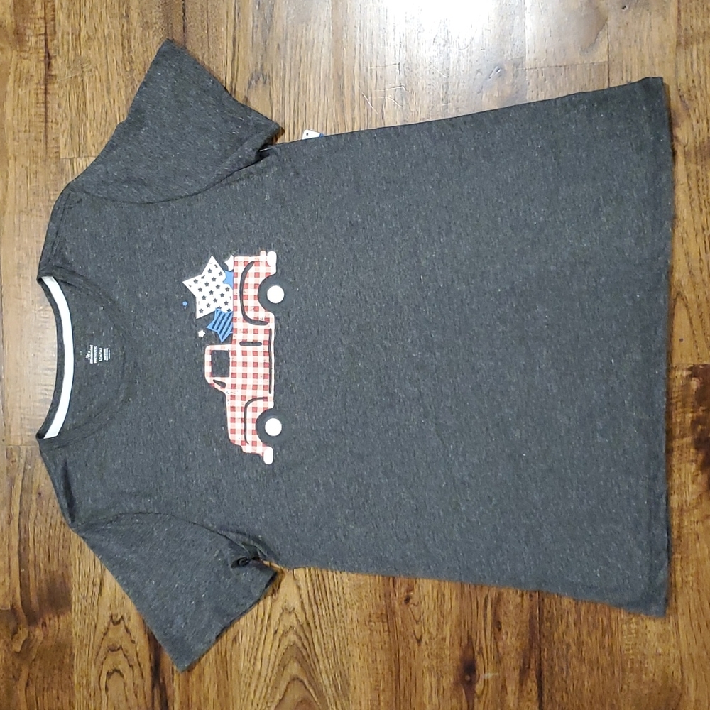 Womens Celebrate! Patriotic truck graphic print tshirt size L